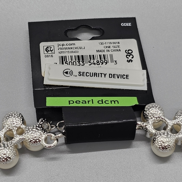 Pearl/Rhinestone Necklace - Picture 4 of 7